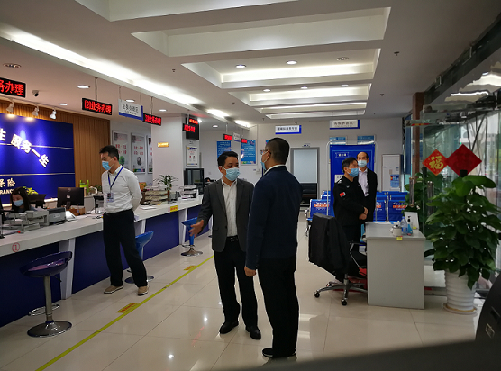 火博体育
党组成员、驻厅纪检监察组组长张永生率队至省社保大厦检查指导疫情防控工作